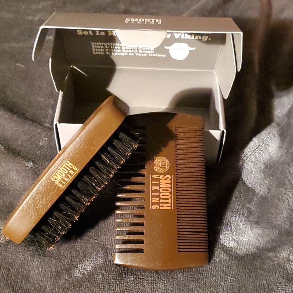 Beard comb and brush set